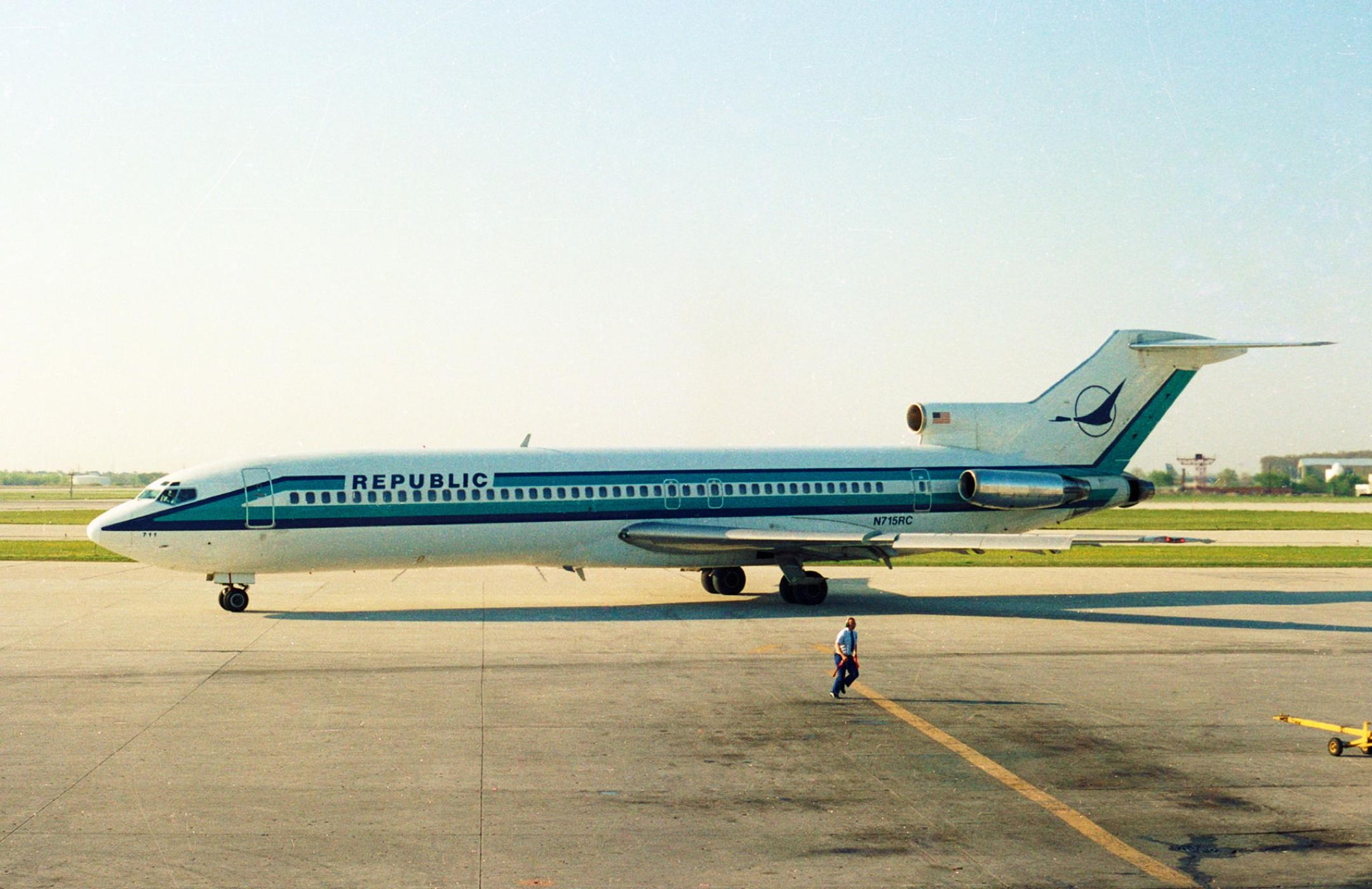 Aircraft – Boeing 727-200 – Northwest Airlines History Center