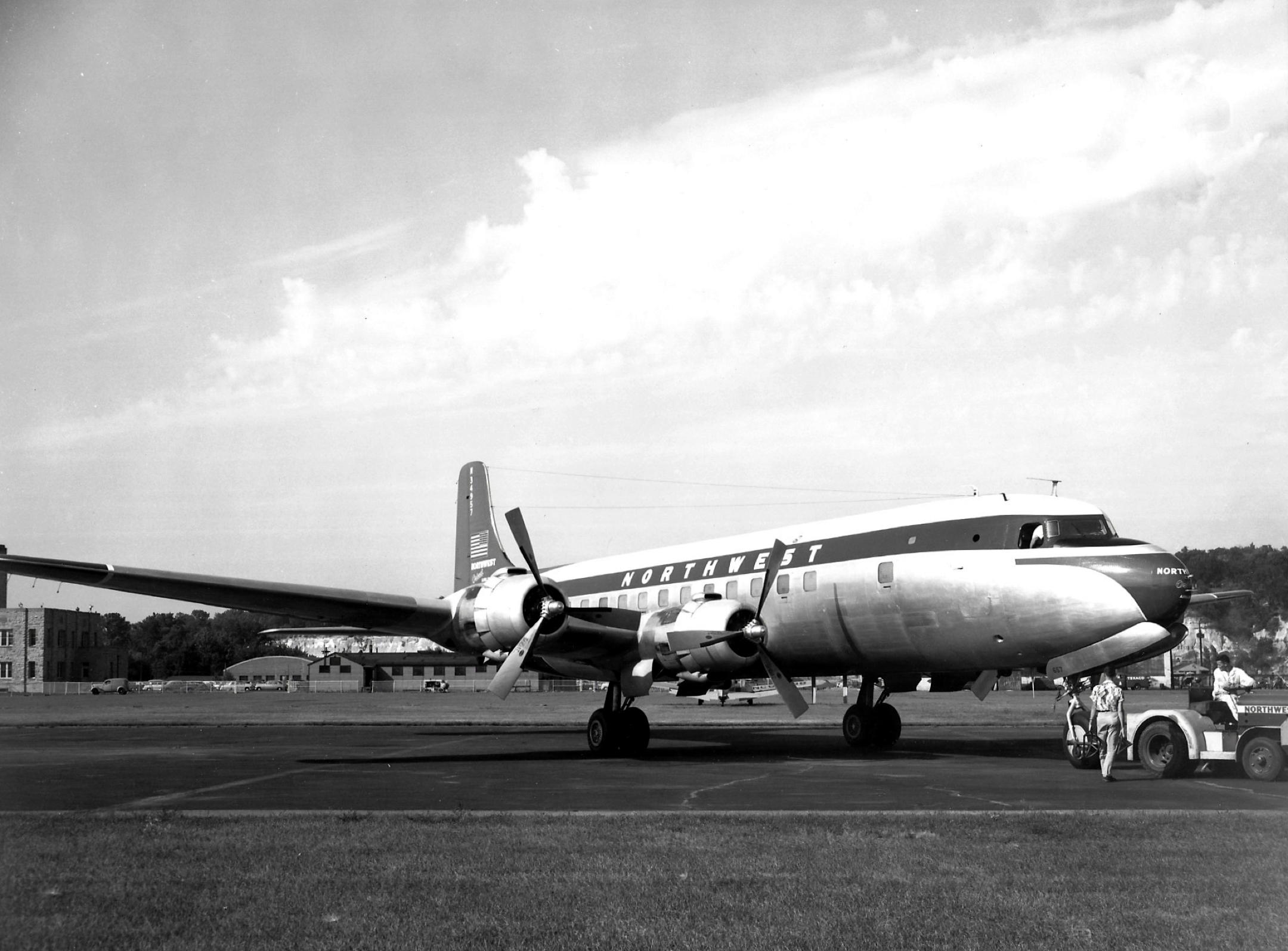 Aircraft – Douglas DC-6B – Northwest Airlines History Center